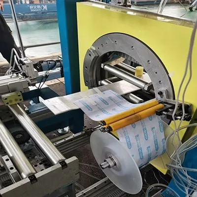 Máquina de Corte Longitudinal y Rebobinado de Película de Poliéster