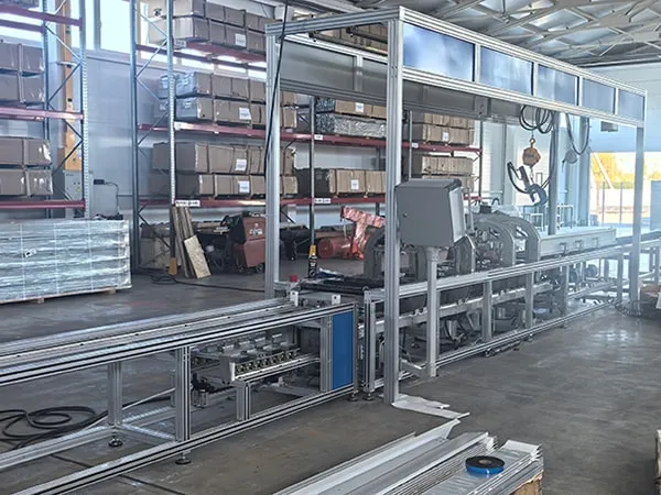 Línea Automática de Volteo para Barras Colectoras