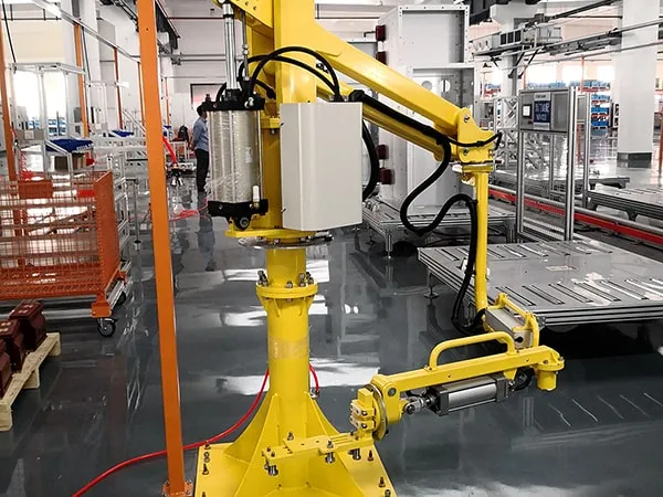 Robot Industrial para Manipulación y Paletizado de Barras Colectoras